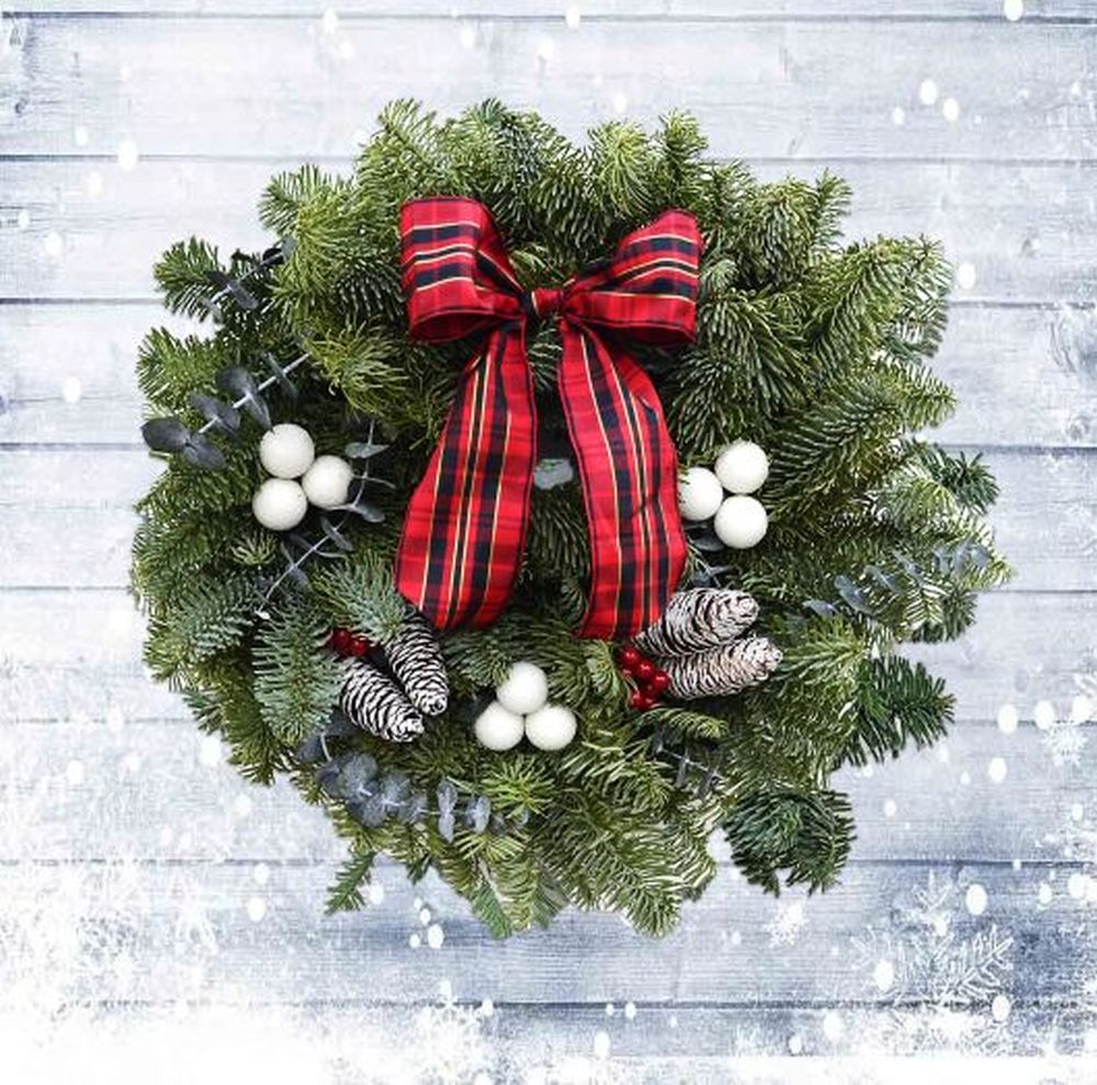 Merry Highland Wreath 10 inch