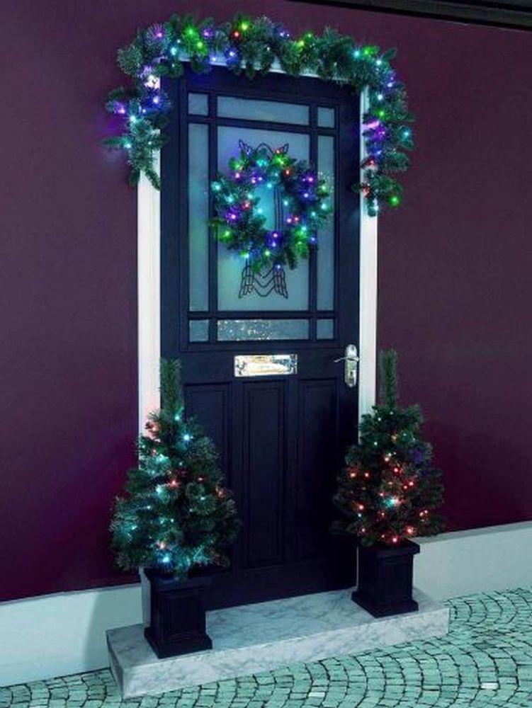 COLOUR CHANGE XMAS DOOR SET WITH WREATH GARLAND & 2 TREES