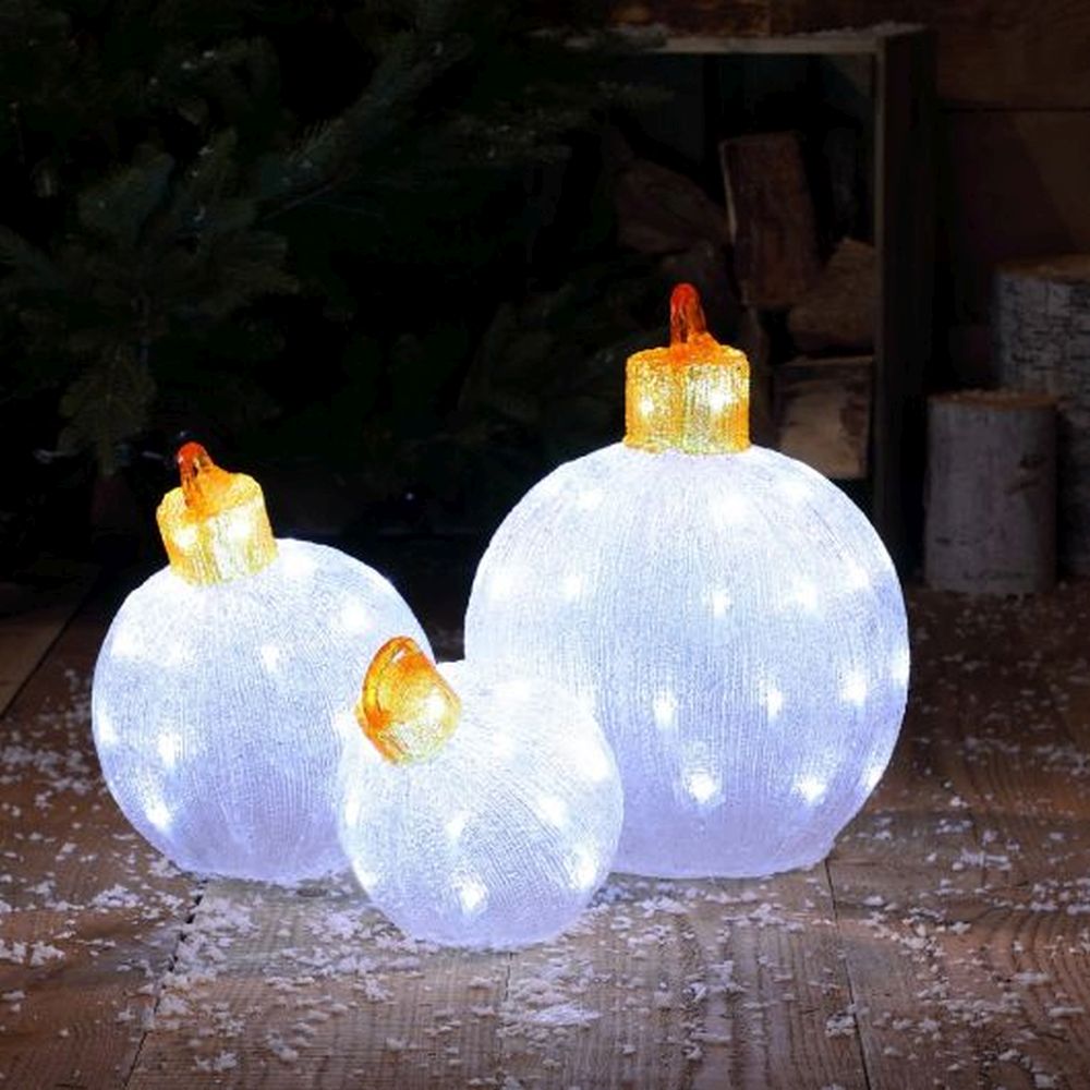 SET OF 3 WHITE ACRYLIC BAUBLES
