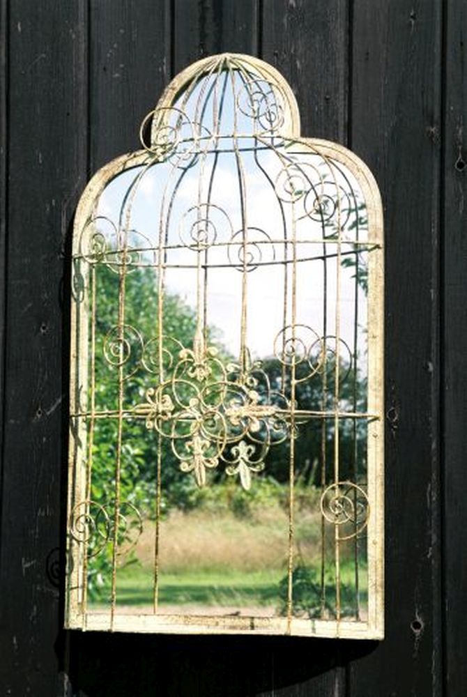 Caged Mirror