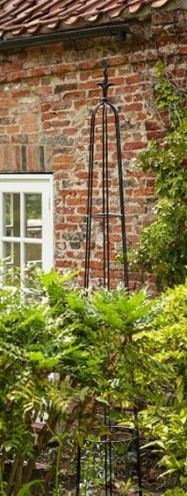 Apsley Obelisk - Medium