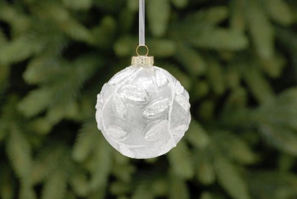 8cm frosted white with embossed leaf glass ball
